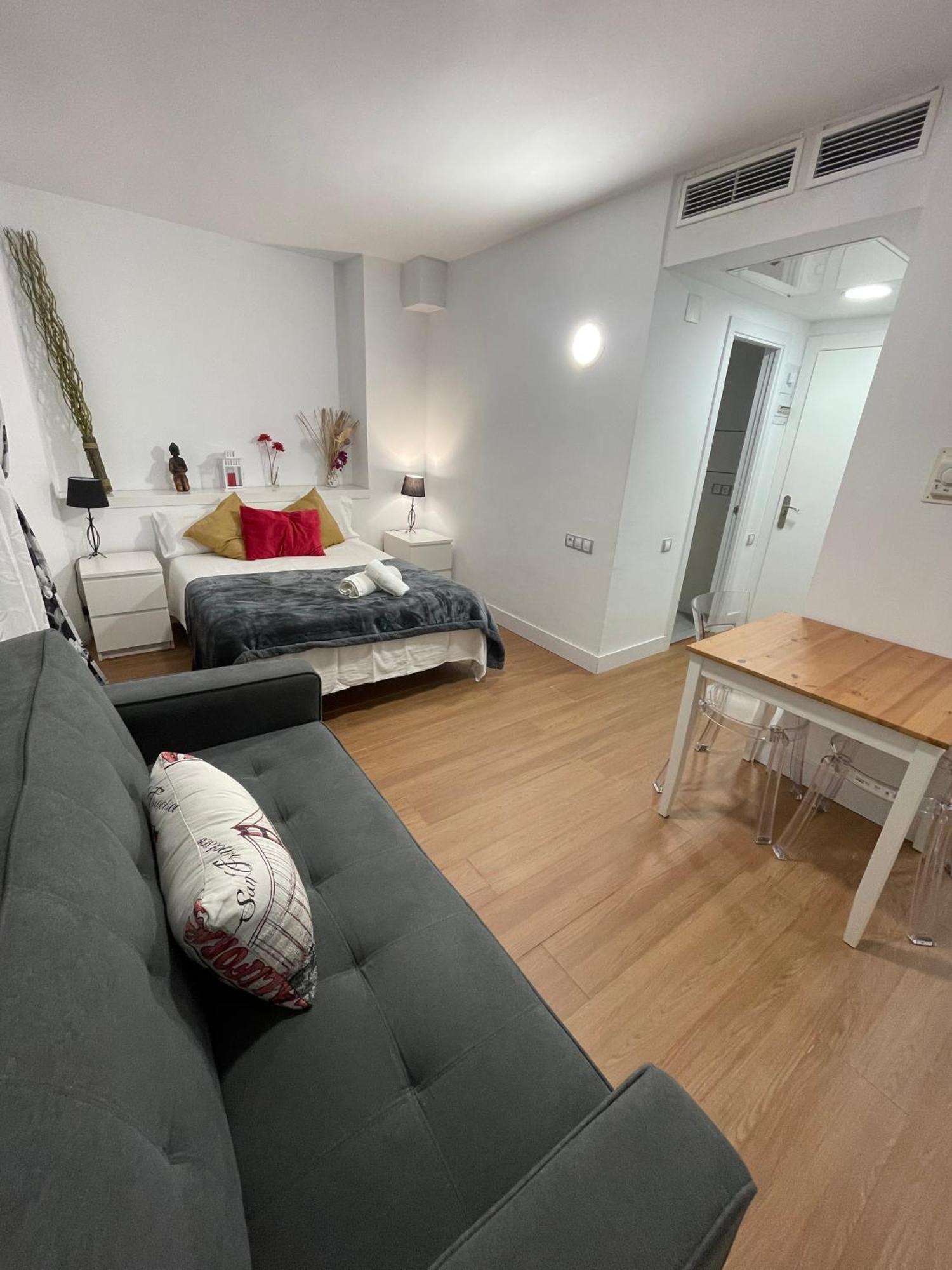 Resitur 709 Apartment Sevilla Bagian luar foto